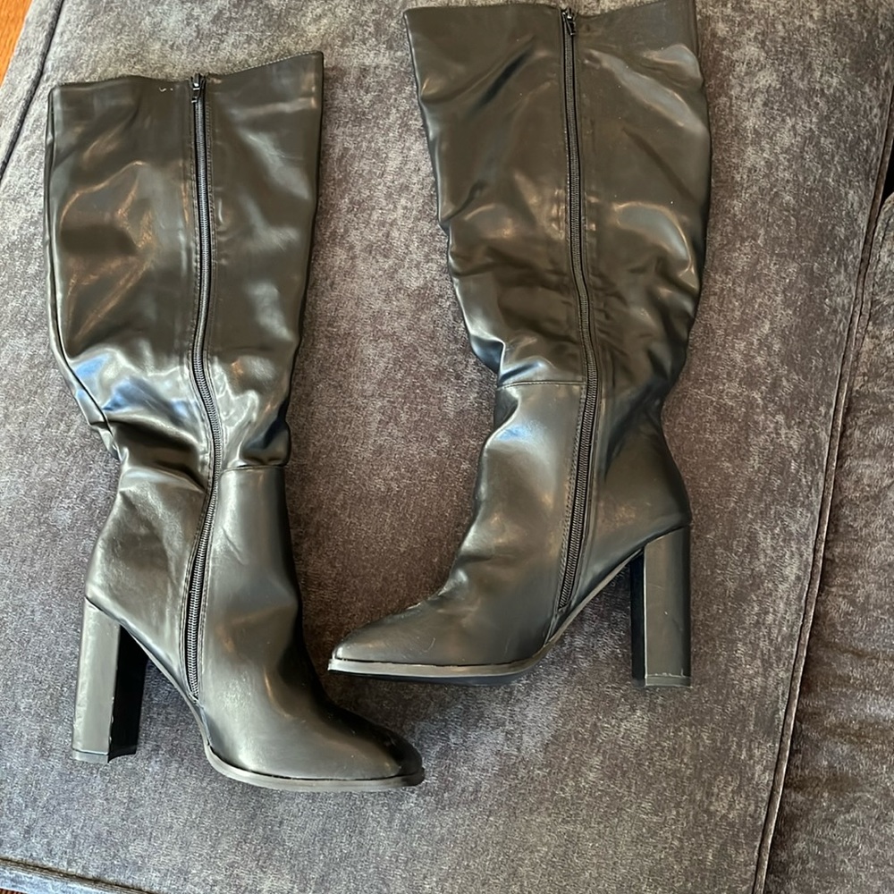 Wide Fit Knee high black boots from pretty little thing